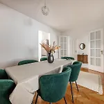 Palazzo Danube - Family - 98 Sqm - Ac - Balcony Διαμέρισμα Βουδαπέστη