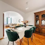 Palazzo Danube - Family - 98 Sqm - Ac - Balcony *