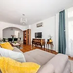 Palazzo Danube - Family - 98 Sqm - Ac - Balcony Διαμέρισμα