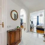 Palazzo Danube - Family - 98 Sqm - Ac - Balcony Διαμέρισμα