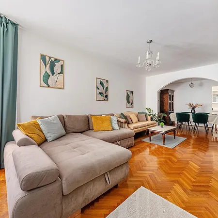 Palazzo Danube - Family - 98 Sqm - Ac - Balcony *