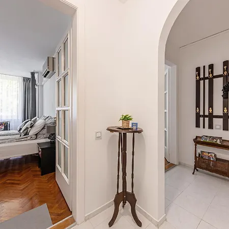 Palazzo Danube - Family - 98 Sqm - Ac - Balcony Apartament *