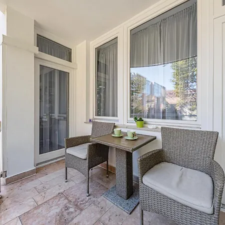 Palazzo Danube - Family - 98 Sqm - Ac - Balcony Apartament *