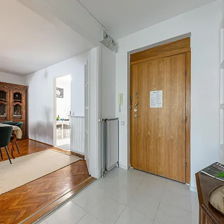 Palazzo Danube - Family - 98 Sqm - Ac - Balcony Apartament *