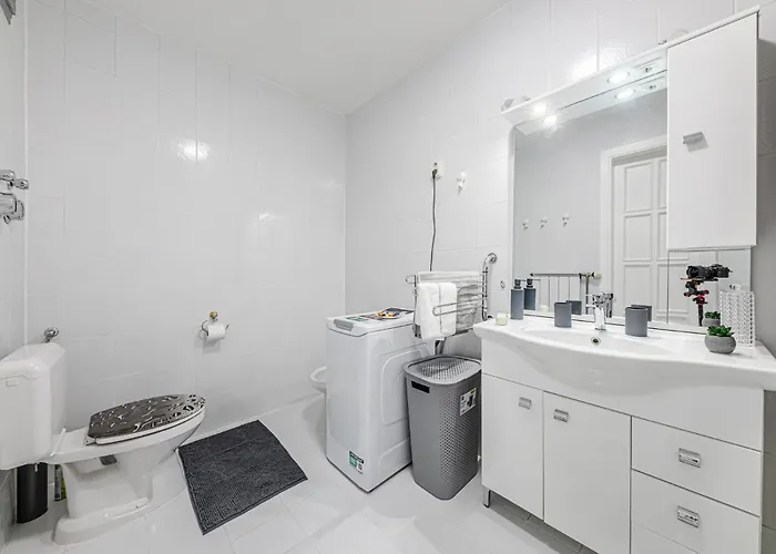 Palazzo Danube - Family - 98 Sqm - Ac - Balcony