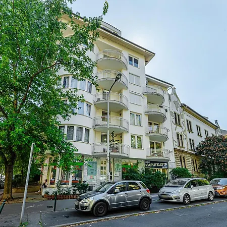 Palazzo Danube - Family - 98 Sqm - Ac - Balcony Lejlighed